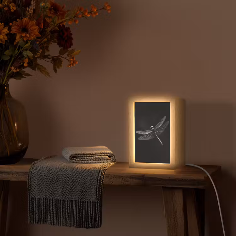Libelle - Dieren - Zwart - Insect Light Box met kabel (Tafellamp) klein -sfeer4