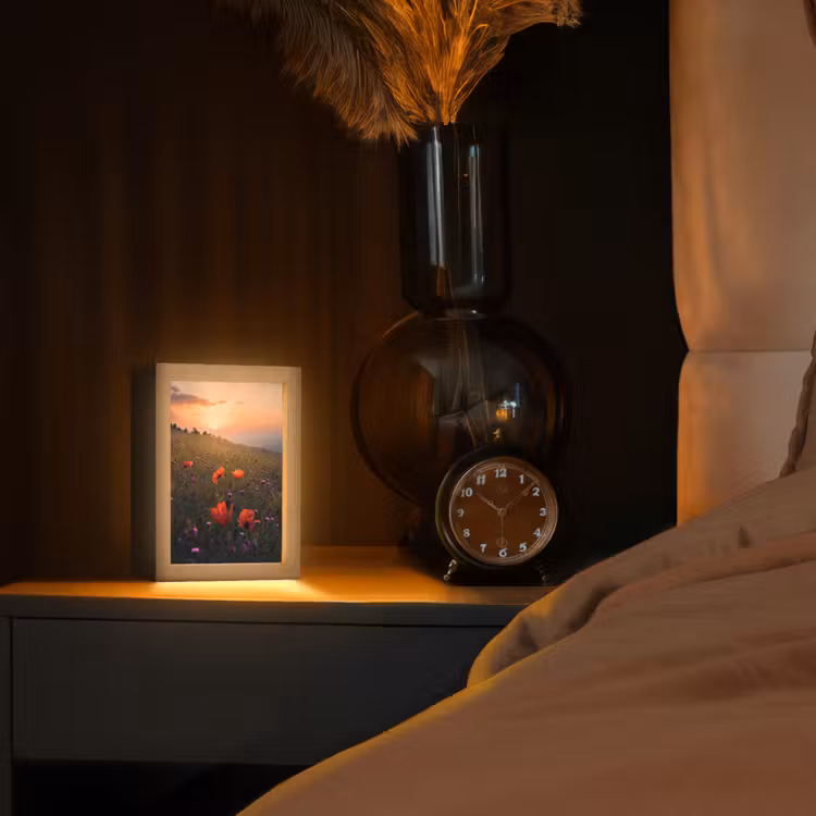 Bloemenveld - Gras - Bloemen - Planten - Zonsondergang - Oranje Light Box met kabel (Tafellamp) klein -sfeer1