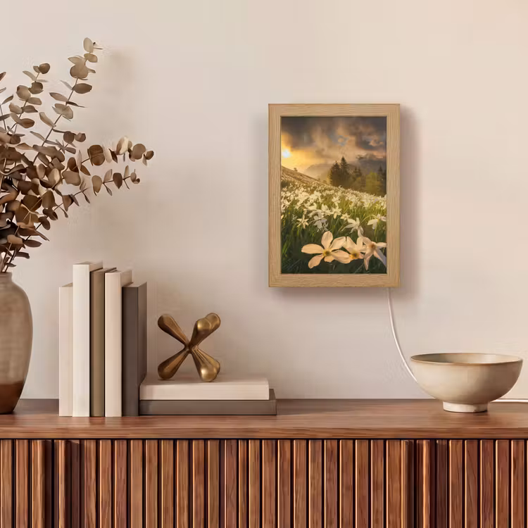 Bloemenveld - Heuvels - Zonsondergang - Berg - Natuur - Wit - Heuvels Light Box met kabel (Tafellamp) klein -sfeer2