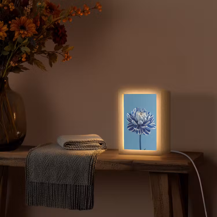 Bloem - Blauw - Bloemblaadjes - Streepjes Light Box met kabel (Tafellamp) klein -sfeer4