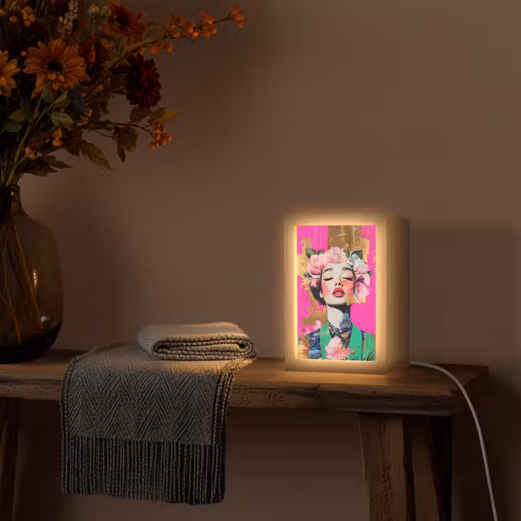 Bloemenkroon - Goud - Vrouw - Portret Light Box met kabel (Tafellamp) klein -sfeer4