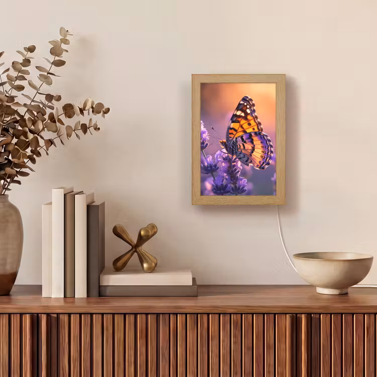 Bloemen - Vlinder - Lavendel - Bloem - Natuur Light Box met kabel (Tafellamp) klein -sfeer2