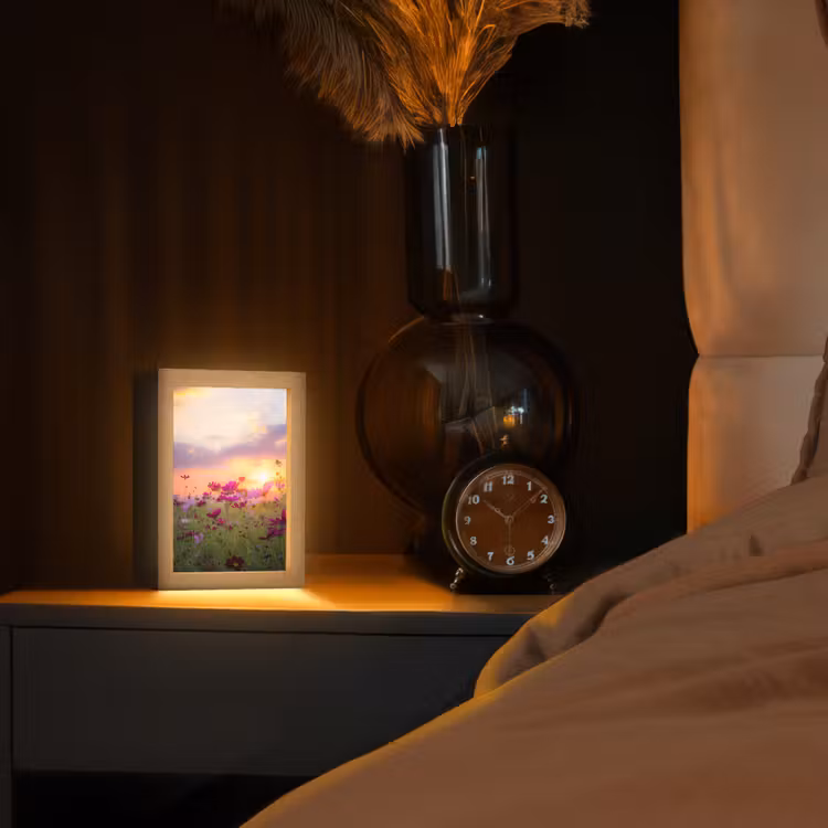 Bloemen - Roze - Zonsondergang - Natuur - Weide - Horizon Light Box met kabel (Tafellamp) klein -sfeer1