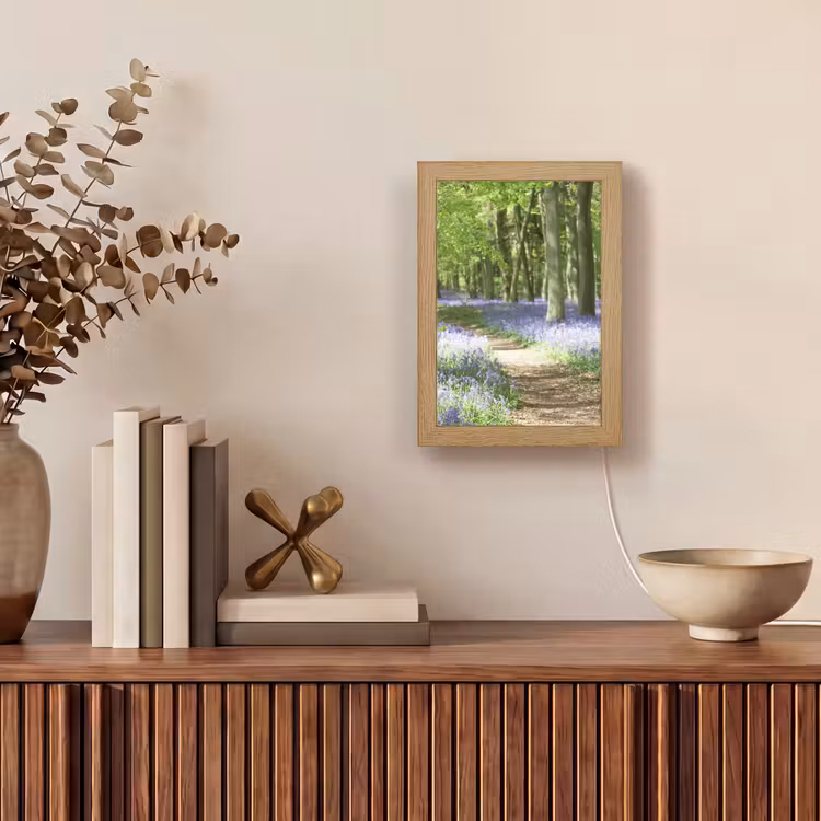 Bos - Pad - Bloemen - Paars - Groen - Natuur Light Box met kabel (Tafellamp) klein -sfeer2