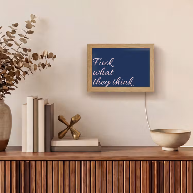 Fuck what they think - Blauw - Cursief Light Box met kabel (Tafellamp) klein -sfeer2