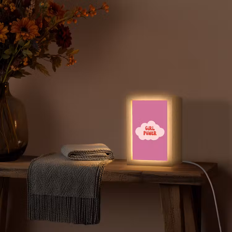 Girl power - Wolk - Roze Light Box met kabel (Tafellamp) klein -sfeer4