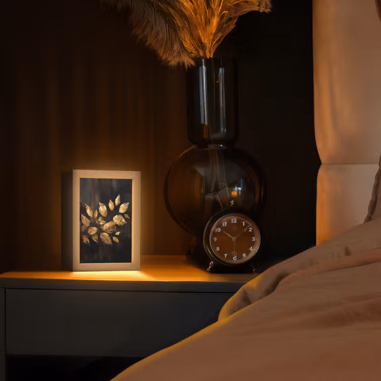Gouden Bladeren op Donkere Achtergrond Light Box met kabel (Tafellamp) klein -sfeer1
