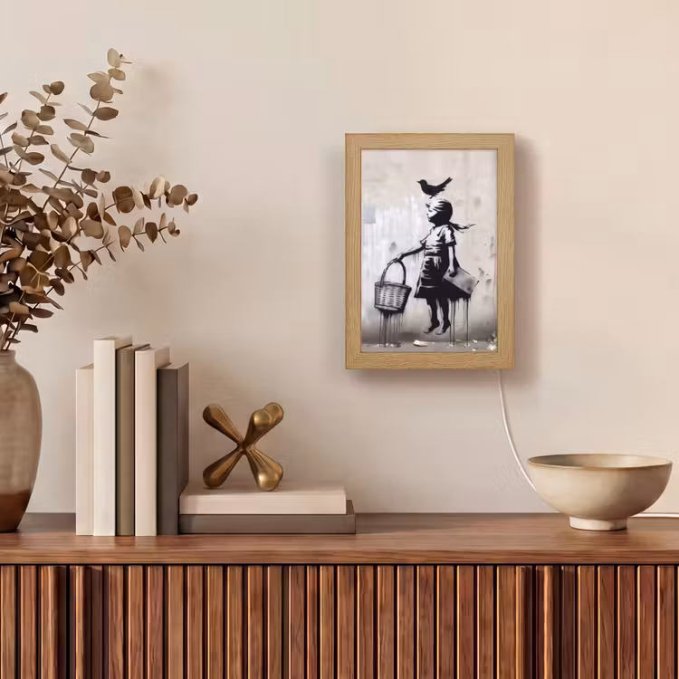 Graffiti - Meisje - Vogel - Street Art - Banksy Style Light Box met kabel (Tafellamp) klein -sfeer2
