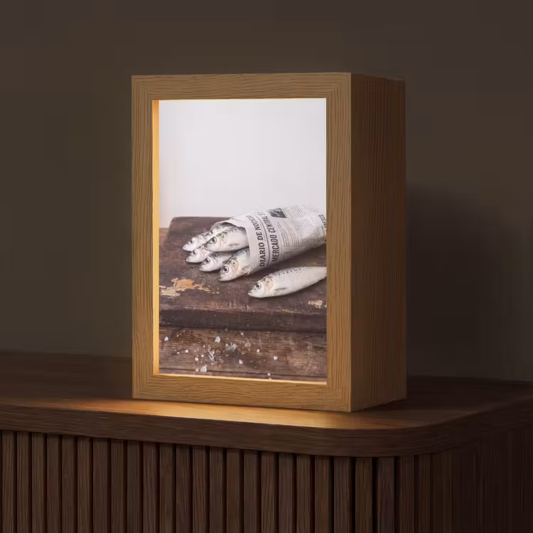 Table Lamp - Little Sardine - newspaper - cutting board - Sardientje - krant - snijplank Light Box met kabel (Tafellamp) klein
