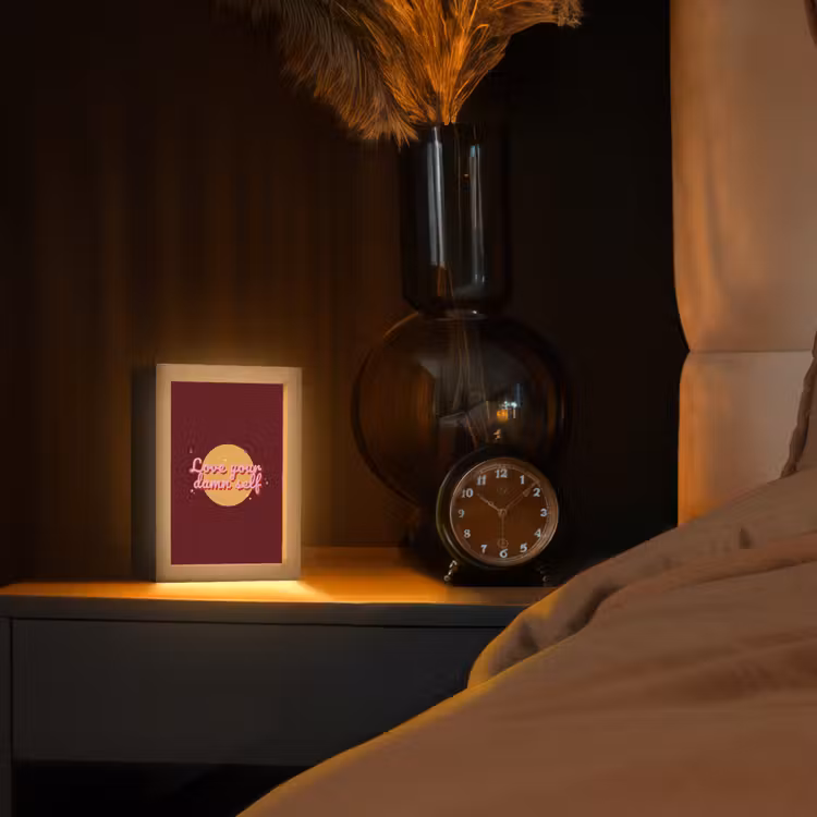 love your damn self - Cirkel - Glitter - Rood Light Box met kabel (Tafellamp) klein -sfeer1