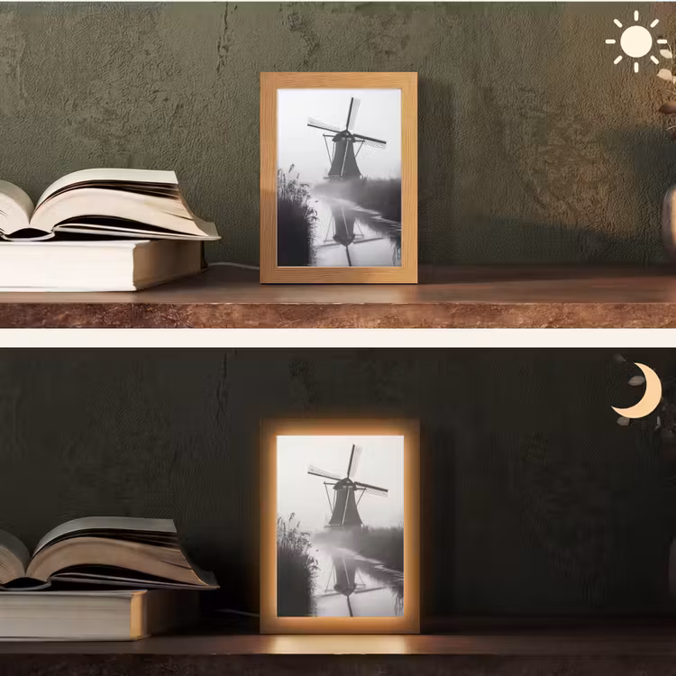 Molen - Weerspiegeling - Landschap - Water Light Box met kabel (Tafellamp) klein -sfeer3