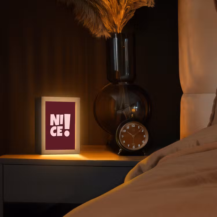 Nice - Uitroepteken - Rood Light Box met kabel (Tafellamp) klein -sfeer1