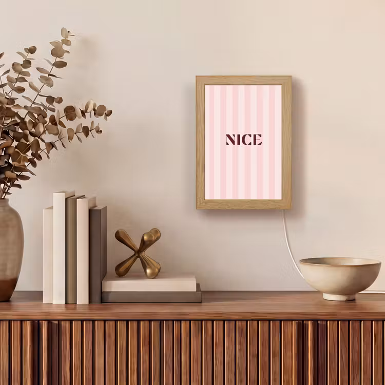 Nice - Strepen - Roze Light Box met kabel (Tafellamp) klein -sfeer2
