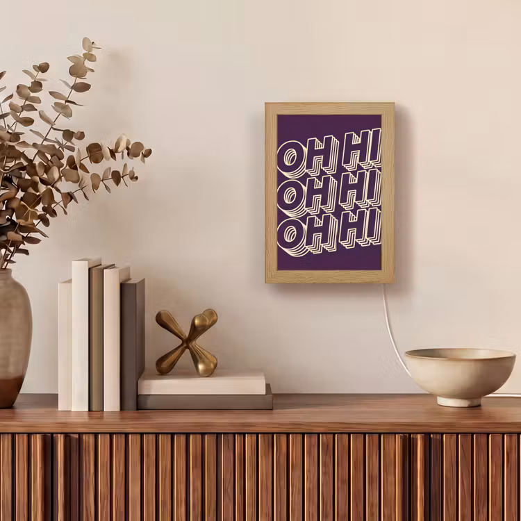 Oh hi - Paars - 3D Light Box met kabel (Tafellamp) klein -sfeer2