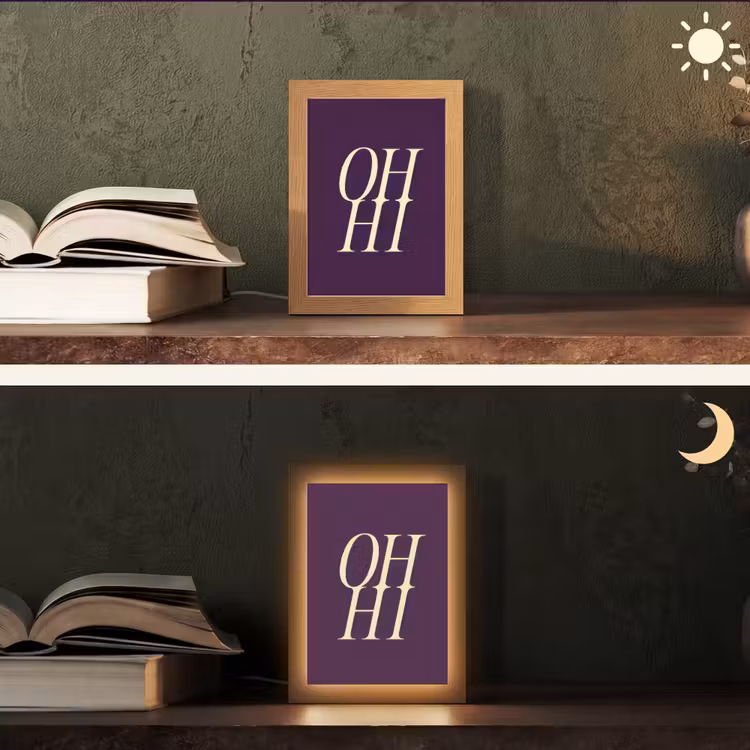 Oh hi - Paars - Minimalistisch Light Box met kabel (Tafellamp) klein -sfeer3