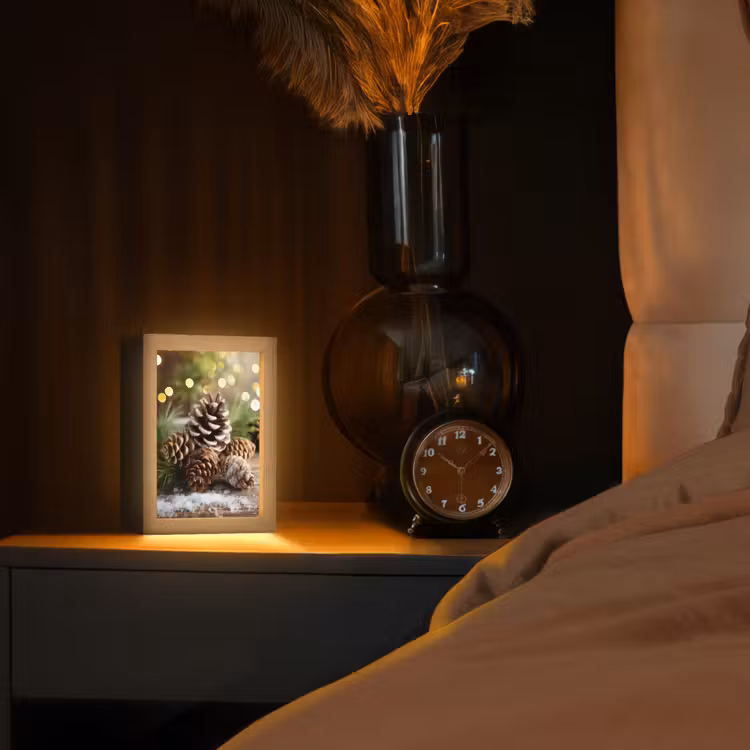 Dennenappels - Kerstsfeer - Bruin - Groen Light Box met kabel (Tafellamp) klein -sfeer1