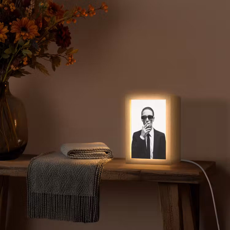 Portret - Pak - Roken - Zwart - Wit - Stoer Light Box met kabel (Tafellamp) klein -sfeer4
