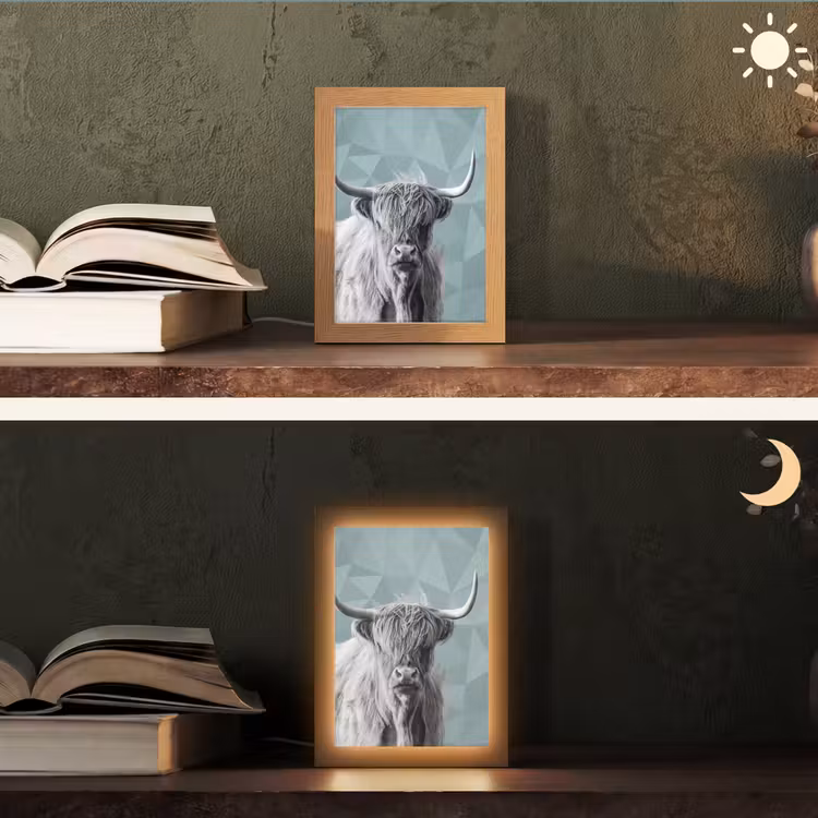 Schotse hooglander - Zwart wit - Patroon - Driehoek Light Box met kabel (Tafellamp) klein -sfeer3