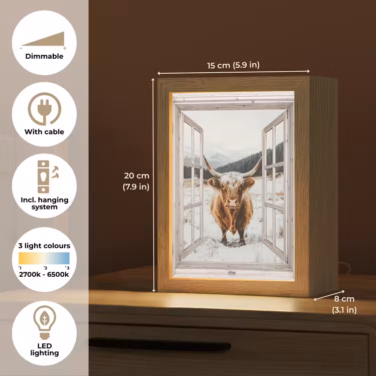 Schotse Hooglander - Winterlandschap - Landelijk - Bergen - Doorkijk Light Box met kabel (Tafellamp) klein -USP_EN
