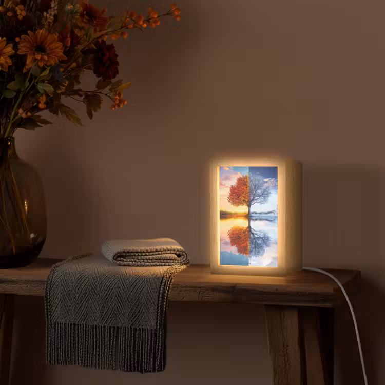 Seizoenen - Kunst - Boom - Herfst - Winter Light Box met kabel (Tafellamp) klein -sfeer4