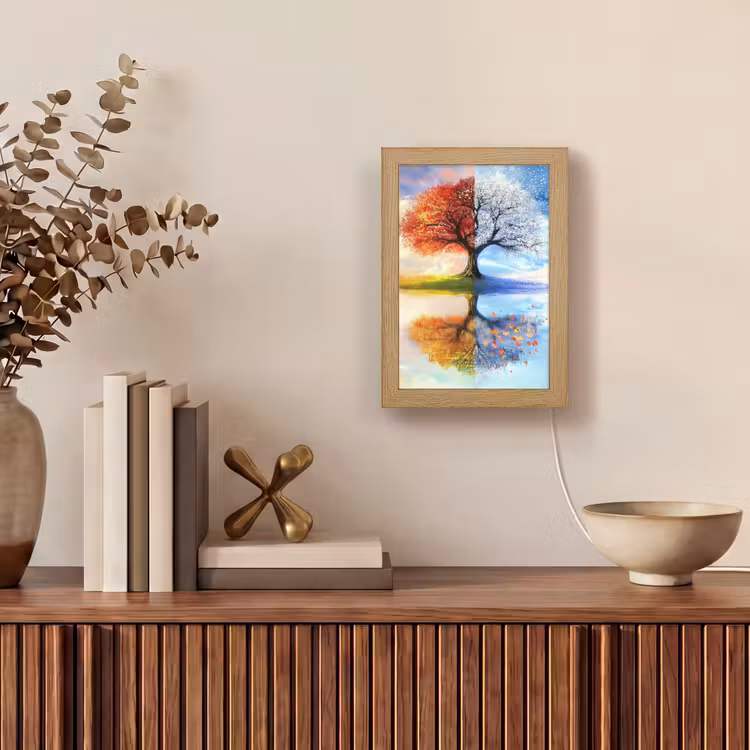 Seizoenen - Kunst - Boom - Winter - Herfst Light Box met kabel (Tafellamp) klein -sfeer2