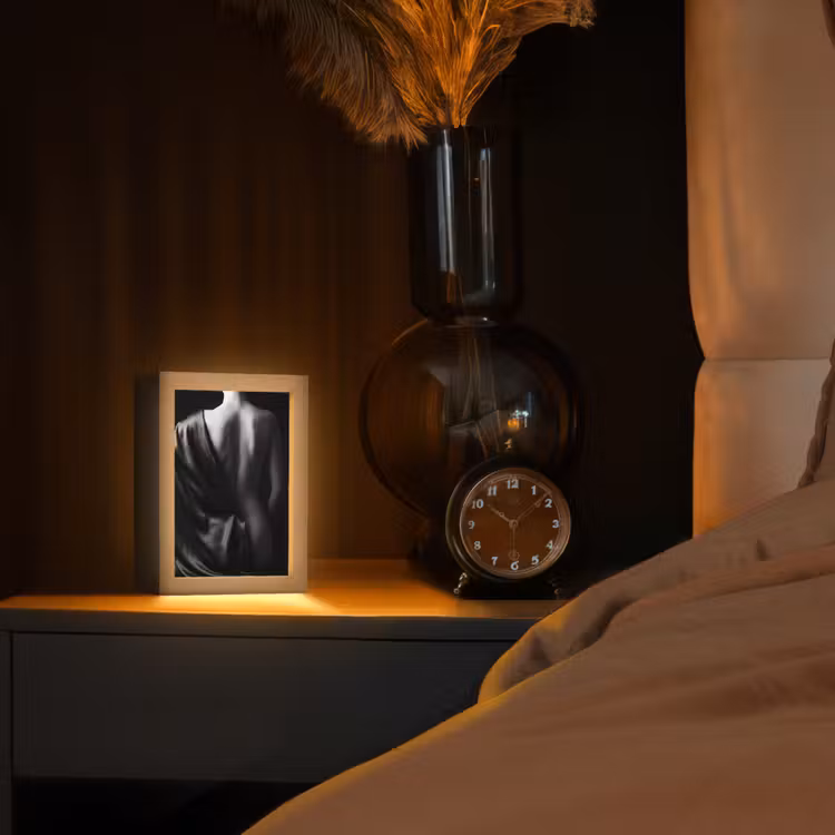 Schouder - Zijde - Rug - Zwart - Wit - Elegant Light Box met kabel (Tafellamp) klein -sfeer1