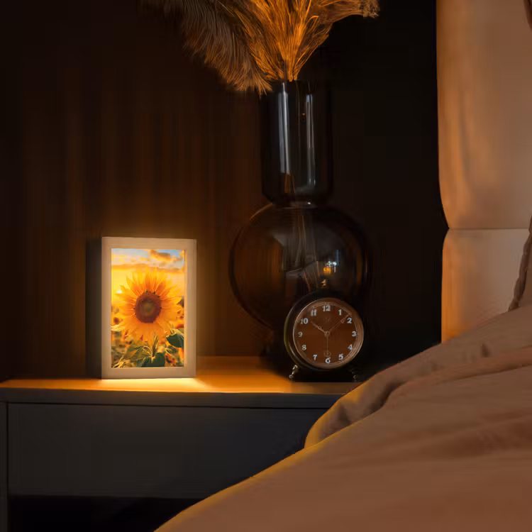 Zonnebloem - Bloemen - Geel - Bloemenveld met zonnebloemen Light Box met kabel (Tafellamp) klein -sfeer1