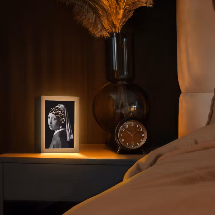 Het meisje met de parel - Johannes Vermeer - Panterprint Light Box met kabel (Tafellamp) klein -sfeer1