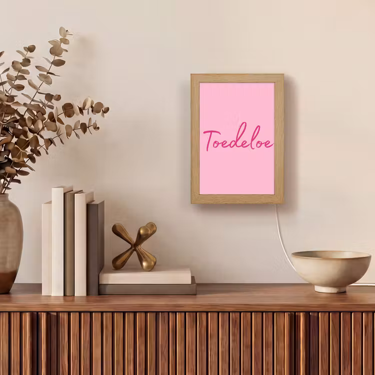Toedeloe - Roze - Minimalistisch Light Box met kabel (Tafellamp) klein -sfeer2