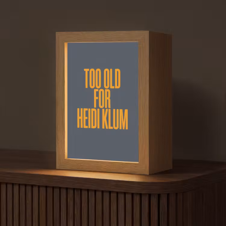 Too old for heidi klum - Geel - Blauw Light Box met kabel (Tafellamp) klein -z3d_website