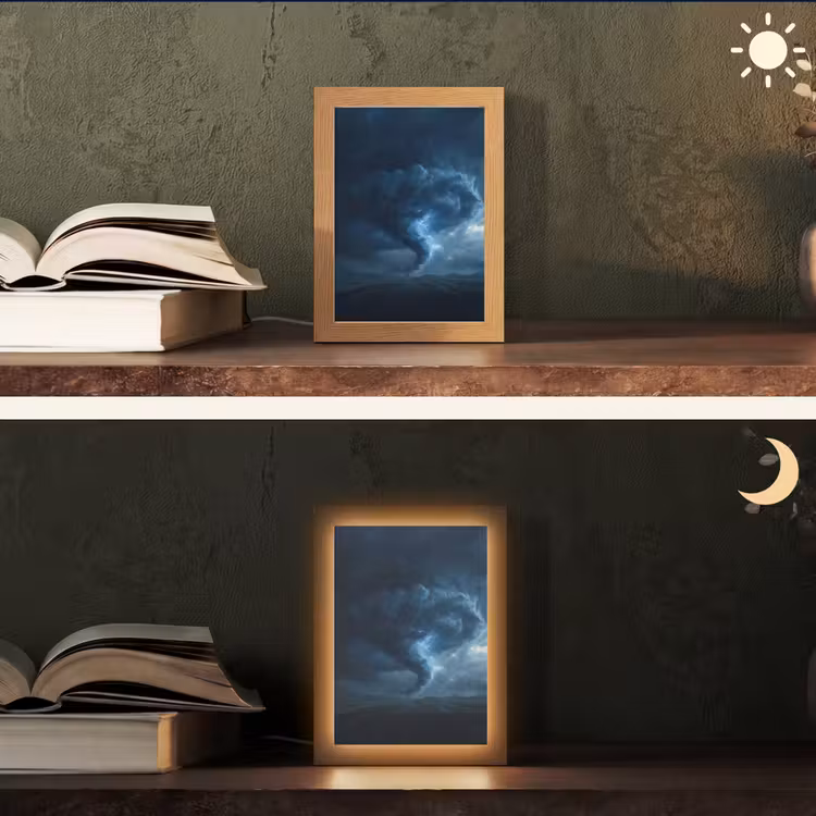 Tornado - Duister - Wolken Light Box met kabel (Tafellamp) klein -sfeer3