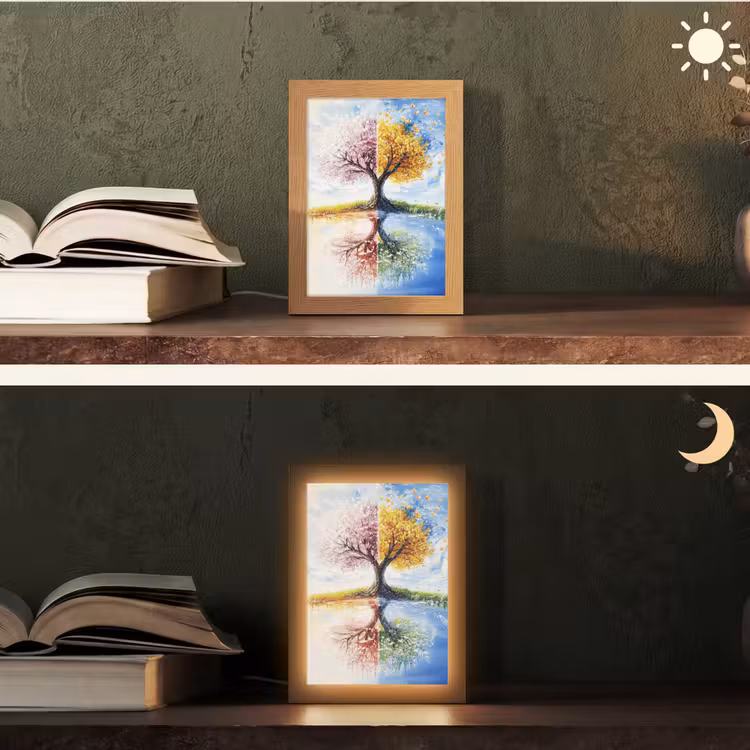Boom - Kunst - Seizoenen - Lente - Herfst Light Box met kabel (Tafellamp) klein -sfeer3