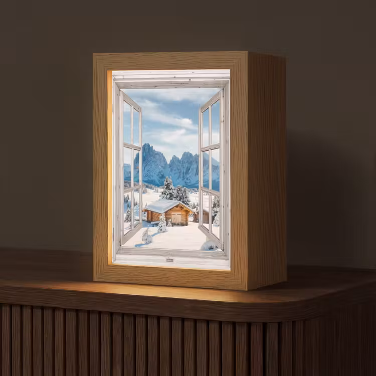 Winterlandschap - Huisje - Bergen - Uitzicht - Doorkijk - Natuur Light Box met kabel (Tafellamp) klein -z3d_website