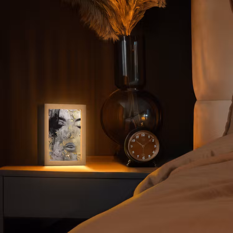 Vrouw - Kunst - Goud - Zwart Light Box met kabel (Tafellamp) klein -sfeer1