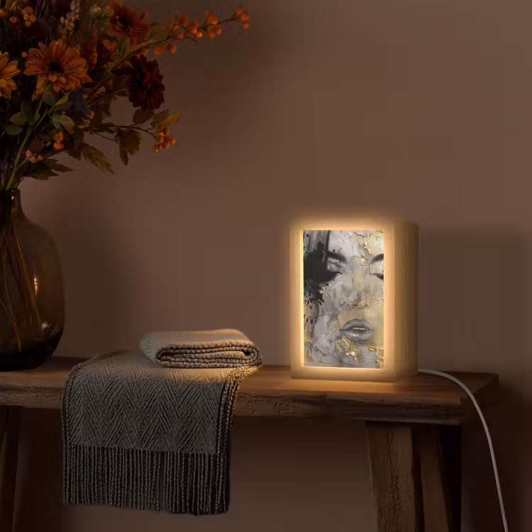 Vrouw - Kunst - Goud - Zwart Light Box met kabel (Tafellamp) klein -sfeer4