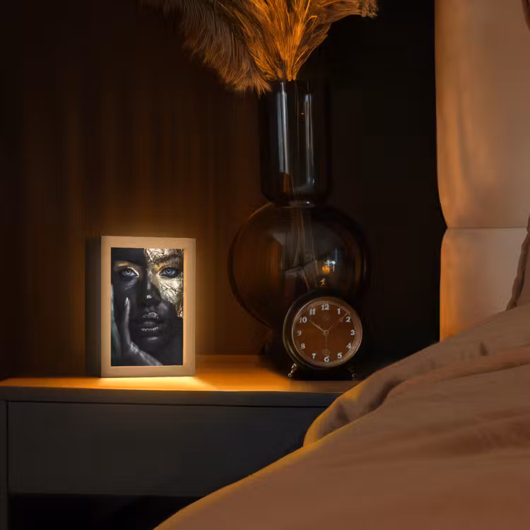 Vrouw - Goud - Portret - Modern - Zwart - Abstract Light Box met kabel (Tafellamp) klein -sfeer1