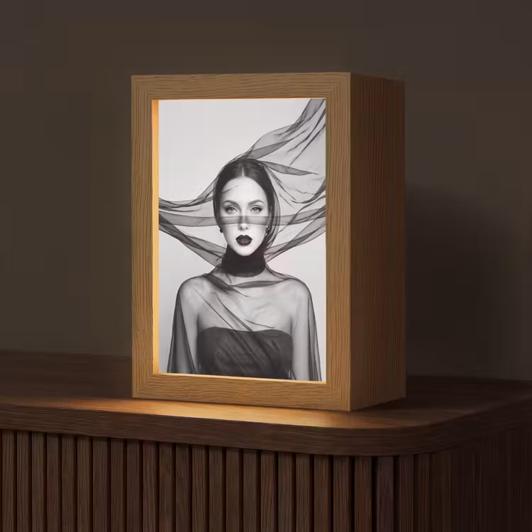 Vrouw - Sluier - Portret - Zwart  - Wit - Elegant Light Box met kabel (Tafellamp) klein -z3d_website