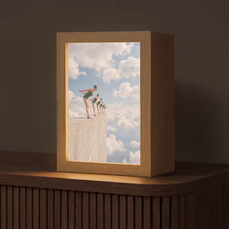 Table Lamp - Women - Diving Pose - Clouds - Vrouwen - Duikhouding - Wolken Light Box met kabel (Tafellamp) klein