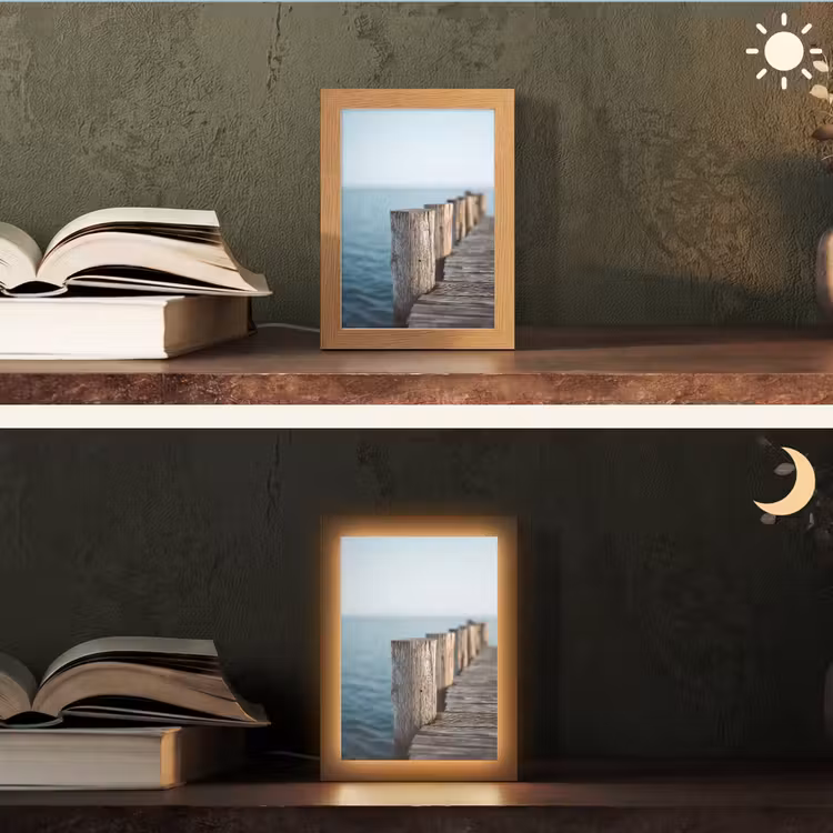 Houten steiger - Helderblauwe lucht Light Box met kabel (Tafellamp) klein -sfeer3
