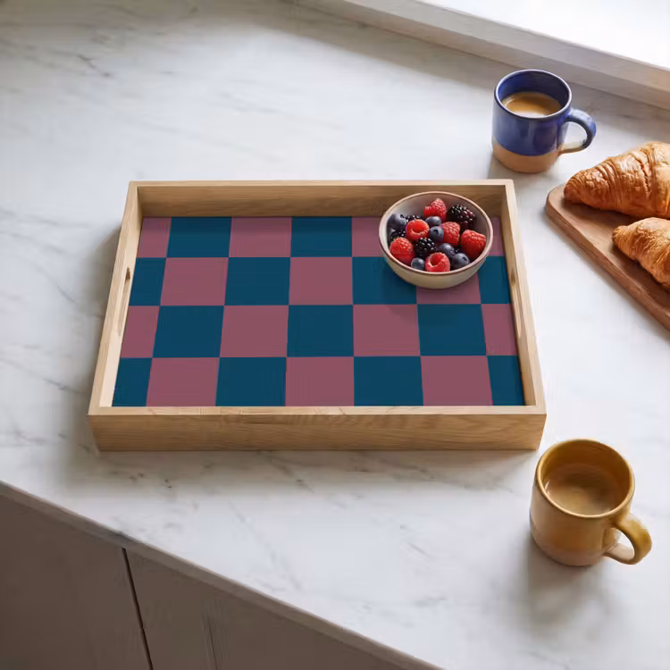 Schaakbord print - Blauw - Rood - Blokjes Dienblad Rechthoek middel -sfeer2