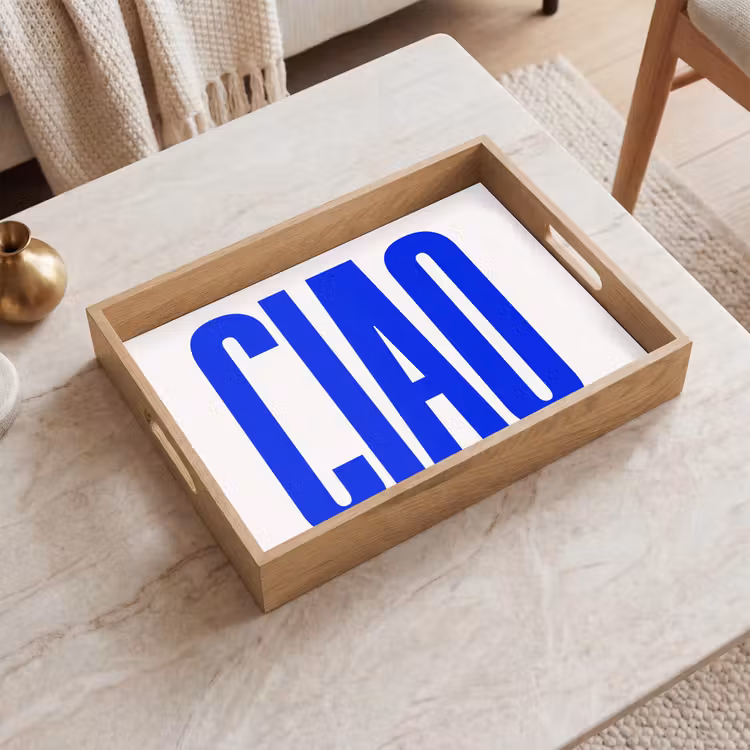 Ciao - Hoofdletters - Blauw - Minimalistisch Dienblad Rechthoek middel -sfeer1