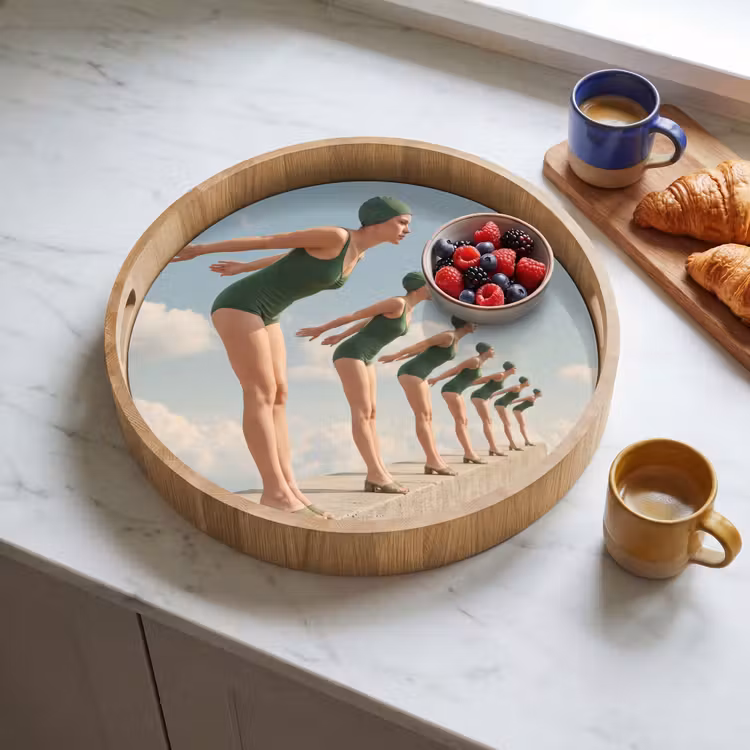 Tray - Women - Diving Pose - Clouds - Vrouwen - Duikhouding - Wolken Dienblad Rond middel