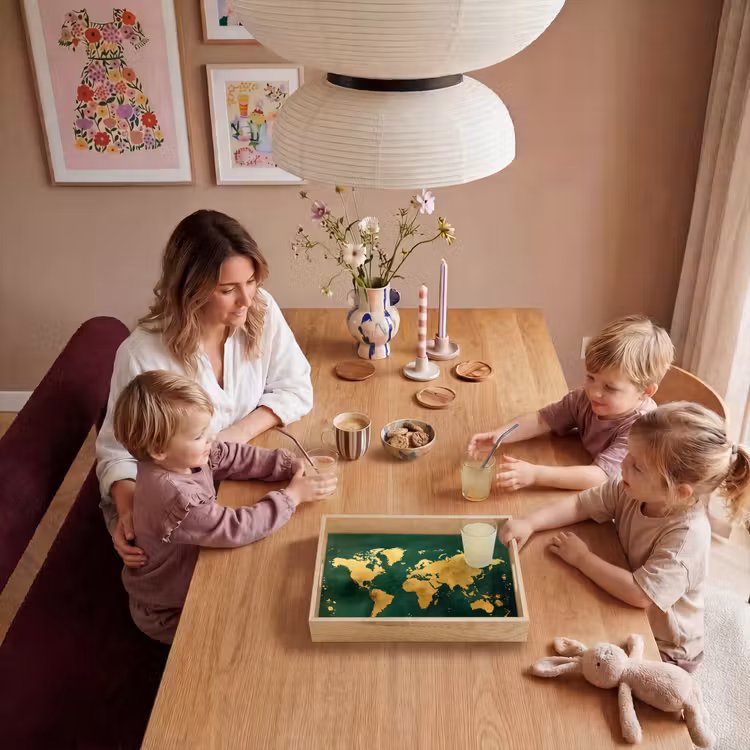 Wereldkaart - Groen - Goud Dienblad Rechthoek middel -sfeer4