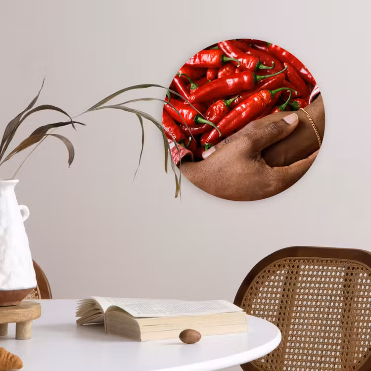 Wall circle - Glass - Chili Peppers - Red - Hands - Chilipepers - Rood - Handen Wandcirkel plexiglas klein