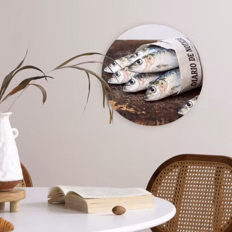 Wall circle - Glass - Little Sardine - newspaper - cutting board - Sardientje - krant - snijplank Wandcirkel plexiglas klein