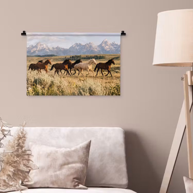 Paarden - Kudde - Bergen - Vrijheid - Wild Wandkleed katoen klein -sfeer4