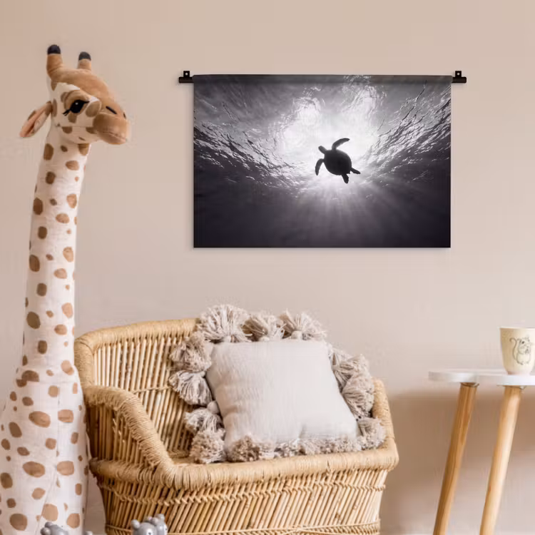 Schildpad - Onderwater - Lichtstralen - Oceaan - Zwart-wit Wandkleed katoen klein -wsfeer5_kind