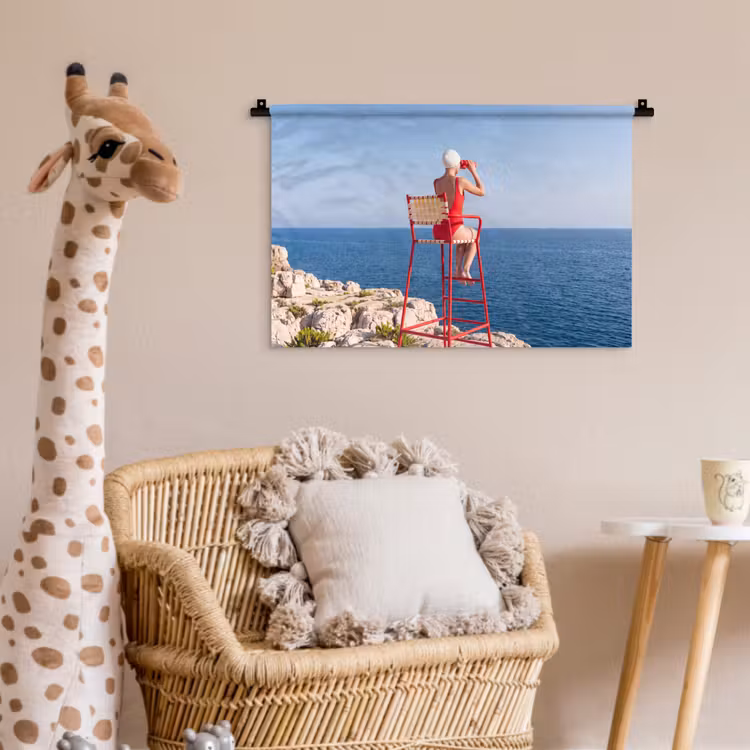 Vrouw - Zee - Kust - Verrekijker - Rood Wandkleed katoen klein -wsfeer5_kind