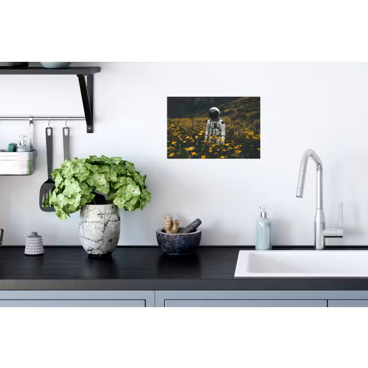 Astronaut - Bloemen - Veld - Geel Muursticker klein -keuken