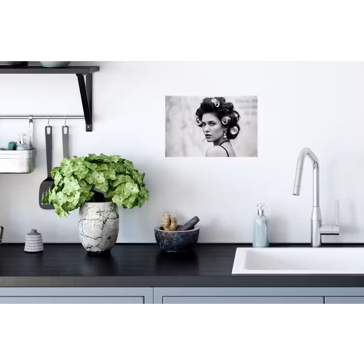 Edgy - Vrouw - Zwart - Wit Muursticker klein -keuken